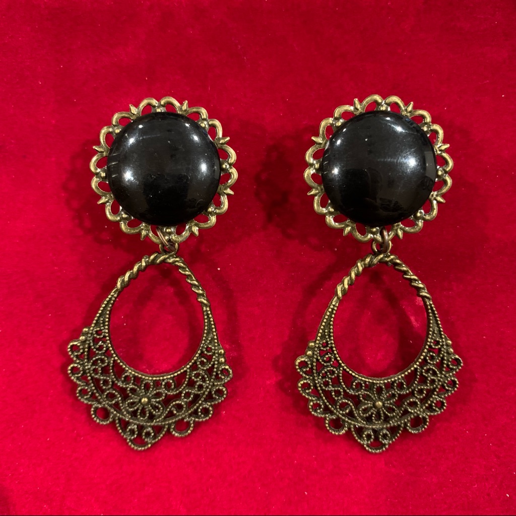 Size 00 Gauge Filigree Dangling Plugs Earrings Black Size 00 Gauge Filigree Dangling Plugs Earrings Black